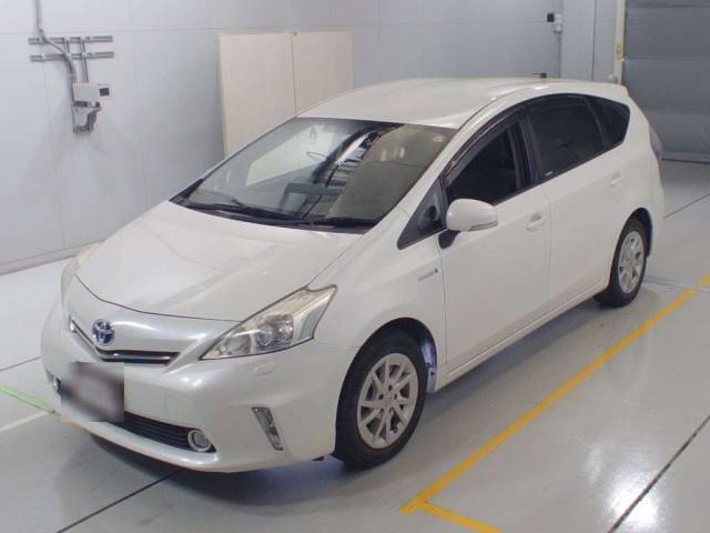 30297 TOYOTA PRIUS ALPHA ZVW40W 2013 г. (CAA Chubu)